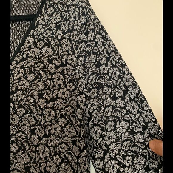 Jones New York black/silver grey, long cardigan, worn inside once, great shape,S - Picture 9 of 13